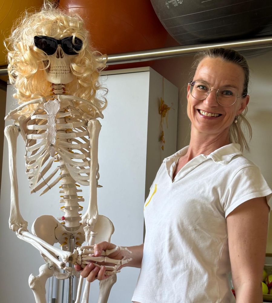 Astrid Zauner in ihrer Praxis